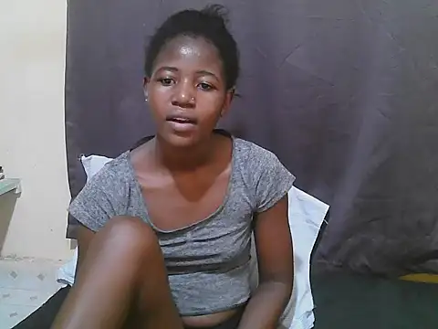 Snapshot of Sweet-tatiana chatting on June 21, 2026, 9:31 pm Sweet-tatiana online show from June 21, 2026, 9:31 pm