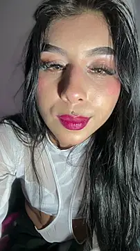 Snapshot of ariella_lovee chatting on May 21, 2026, 5:49 am ariella lovee online show from May 21, 2026, 5:49 am