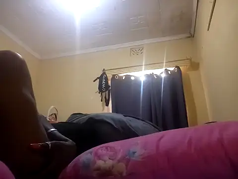 Snapshot of petitejep chatting on May 18, 2026, 9:47 am petitejep online show from May 18, 2026, 9:47 am