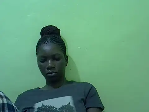 Sweet-Lynn online show from June 11, 2026, 2:53 am