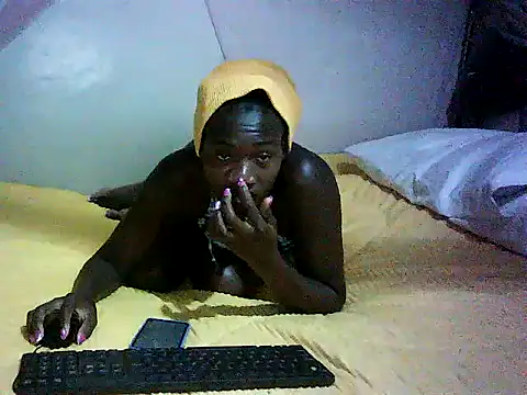Snapshot of Teshcolaria_20 chatting on May 17, 2026, 5:35 pm Teshcolaria 20 online show from May 17, 2026, 5:35 pm
