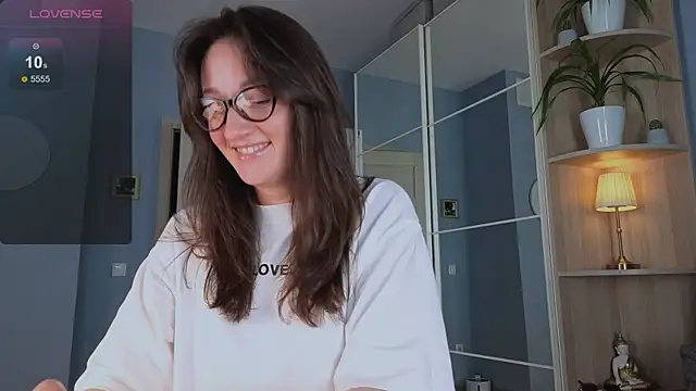 GoldenCrystall online show from July 5, 2026, 2:46 pm