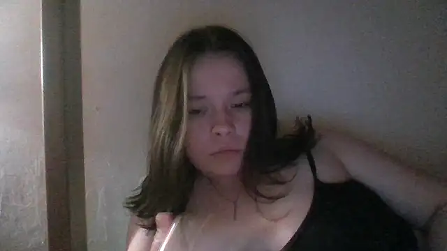 RiaLowelyt online show from May 25, 2026, 11:25 pm