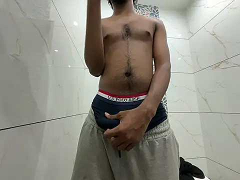 male18in online show from June 21, 2026, 8:58 pm