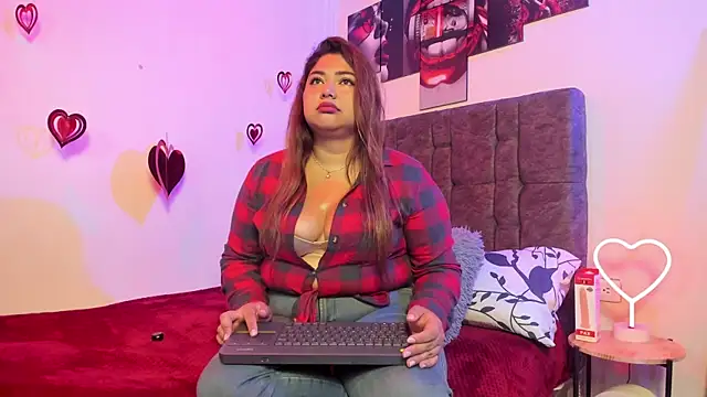 CurvyLolaX online show from May 16, 2026, 11:53 am