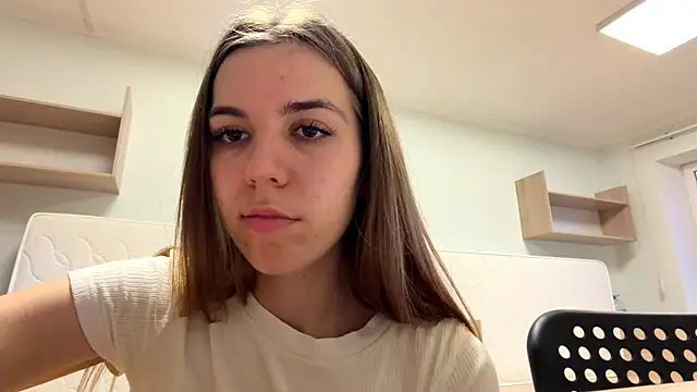 LaurindaStalford online show from July 7, 2026, 5:27 pm
