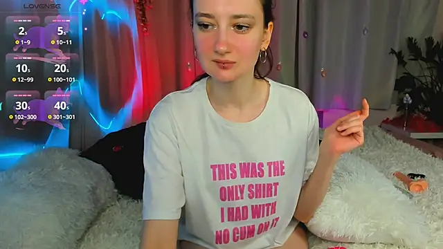 Snapshot of SummerLilaa chatting on June 4, 2026, 1:38 pm SummerLilaa online show from June 4, 2026, 1:38 pm