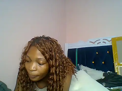 Snapshot of Ariana254 chatting on June 14, 2026, 2:24 am Ariana254 online show from June 14, 2026, 2:24 am