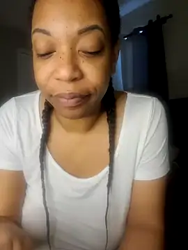 Snapshot of KinkeeKaee chatting on May 19, 2026, 12:56 pm KinkeeKaee online show from May 19, 2026, 12:56 pm