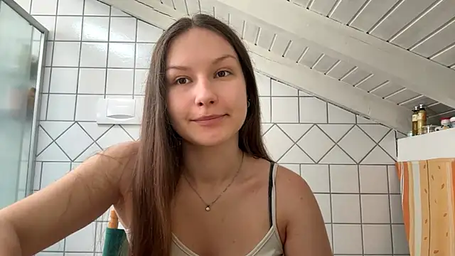 Snapshot of ShaylaChong chatting on July 8, 2026, 7:09 am ShaylaChong online show from July 8, 2026, 7:09 am