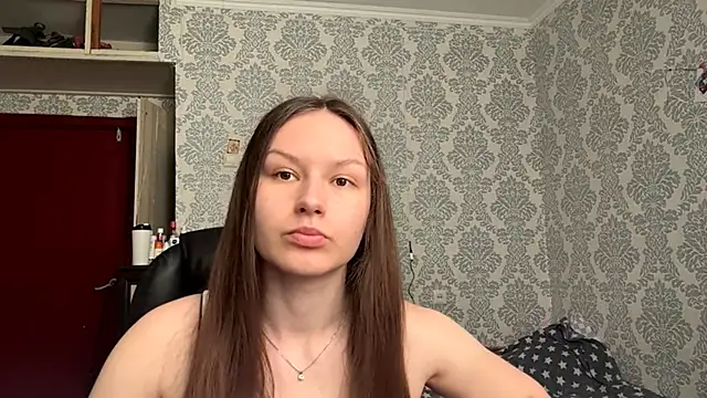 ShaylaChong online show from May 17, 2026, 7:08 am
