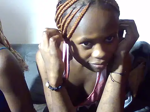 Snapshot of Candysleek_petite chatting on June 15, 2026, 1:06 am Candysleek petite online show from June 15, 2026, 1:06 am