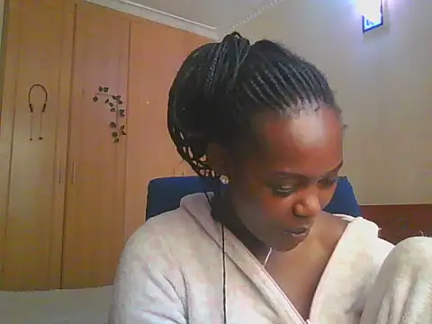 Snapshot of lunahit chatting on June 23, 2026, 5:49 am lunahit online show from June 23, 2026, 5:49 am