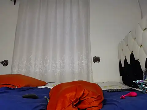 KinkQueenLove online show from July 11, 2026, 5:52 am