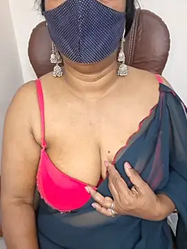 MISS-LOVEV online show from July 5, 2026, 12:37 am