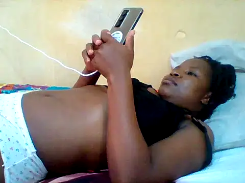Snapshot of Camilla-Sweets chatting on June 21, 2026, 2:12 pm Camilla-Sweets online show from June 21, 2026, 2:12 pm