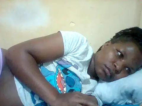 Snapshot of Camilla-Sweets chatting on June 17, 2026, 6:51 pm Camilla-Sweets online show from June 17, 2026, 6:51 pm