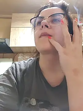 Snapshot of xmarshax chatting on December 2, 2025, 5:20 am xmarshax online show from December 2, 2025, 5:20 am