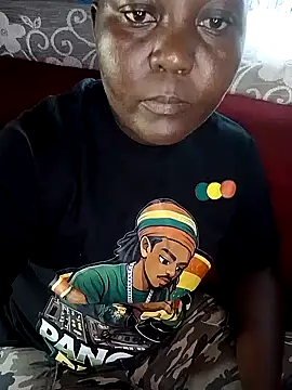 Snapshot of Ebony-Katrinna chatting on May 19, 2026, 12:56 pm Ebony-Katrinna online show from May 19, 2026, 12:56 pm