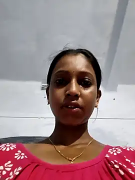 Snapshot of Hot-Dola chatting on May 23, 2026, 3:44 pm Hot-Dola online show from May 23, 2026, 3:44 pm