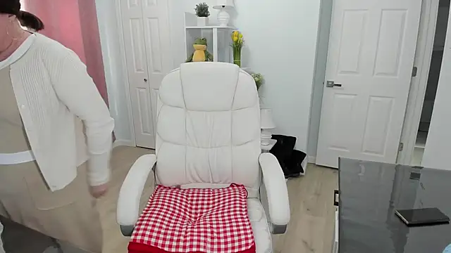 Snapshot of Vika73 chatting on February 21, 2025, 3:21 pm Vika73 online show from February 21, 2025, 3:21 pm