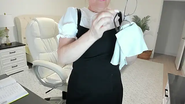 Vika73 online show from April 13, 2026, 11:36 am