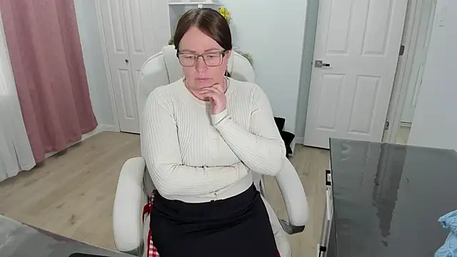 Snapshot of Vika73 chatting on February 20, 2025, 4:58 pm Vika73 online show from February 20, 2025, 4:58 pm