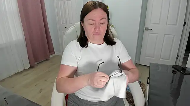 Snapshot of Vika73 chatting on March 1, 2025, 12:45 pm Vika73 online show from March 1, 2025, 12:45 pm