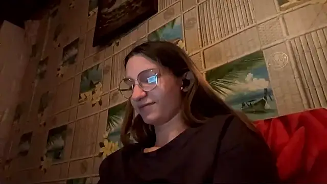 Snapshot of SparkleJebb chatting on June 10, 2026, 7:48 pm SparkleJebb online show from June 10, 2026, 7:48 pm