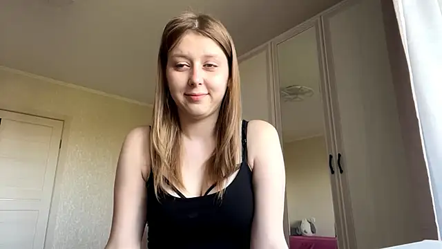 Snapshot of HeyItsAgata chatting on May 19, 2026, 10:44 am HeyItsAgata online show from May 19, 2026, 10:44 am