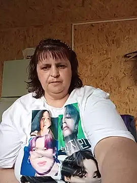 Snapshot of LisichkaOksana chatting on June 22, 2026, 4:48 pm LisichkaOksana online show from June 22, 2026, 4:48 pm