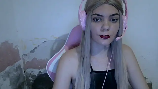 Snapshot of Angel_Ristoww chatting on June 3, 2026, 11:53 pm Angel Ristoww online show from June 3, 2026, 11:53 pm