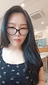 Snapshot of lylxili chatting on June 17, 2026, 6:24 am lylxili online show from June 17, 2026, 6:24 am