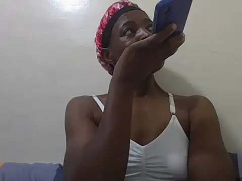 Snapshot of Eebony_Bubbly chatting on June 16, 2026, 11:43 am Eebony Bubbly online show from June 16, 2026, 11:43 am