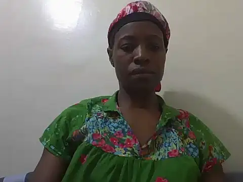 Snapshot of Eebony_Bubbly chatting on June 17, 2026, 2:27 pm Eebony Bubbly online show from June 17, 2026, 2:27 pm