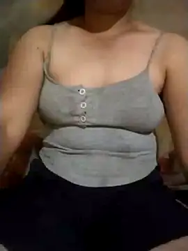 Snapshot of Shine-cute chatting on May 17, 2026, 1:55 pm Shine-cute online show from May 17, 2026, 1:55 pm