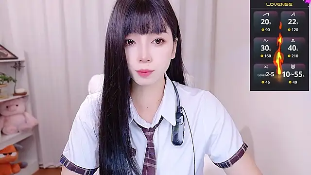 Snapshot of August_cat chatting on June 7, 2026, 9:20 pm August cat online show from June 7, 2026, 9:20 pm
