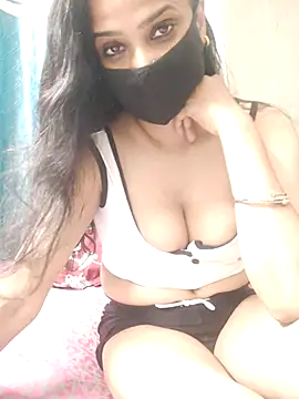 Amrita Thakur01 online show from July 3, 2026, 6:47 pm