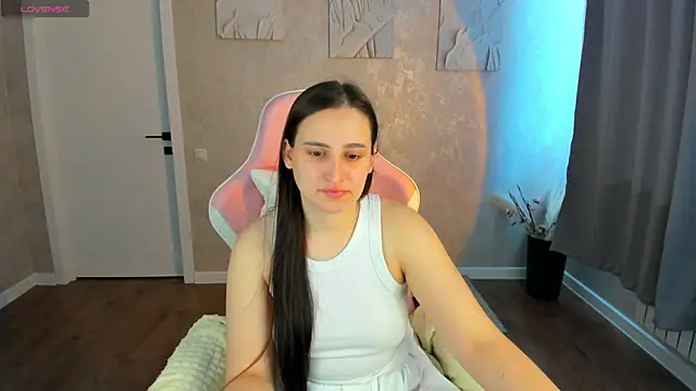 Elizabet Colllins online show from June 18, 2026, 1:48 am
