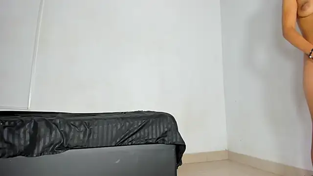 Snapshot of GoldSeduction chatting on May 20, 2026, 7:11 pm GoldSeduction online show from May 20, 2026, 7:11 pm