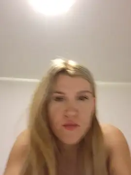 HotBlondie69 online show from June 27, 2026, 2:34 pm