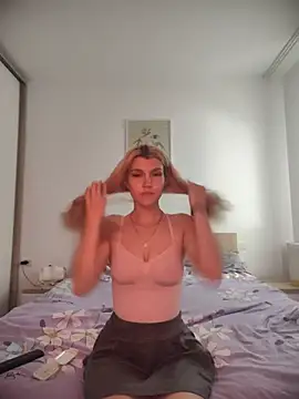 HotBlondie69 online show from June 20, 2026, 1:16 pm