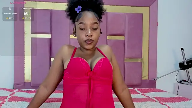 Snapshot of ArianaMadisson chatting on June 13, 2026, 1:42 pm ArianaMadisson online show from June 13, 2026, 1:42 pm