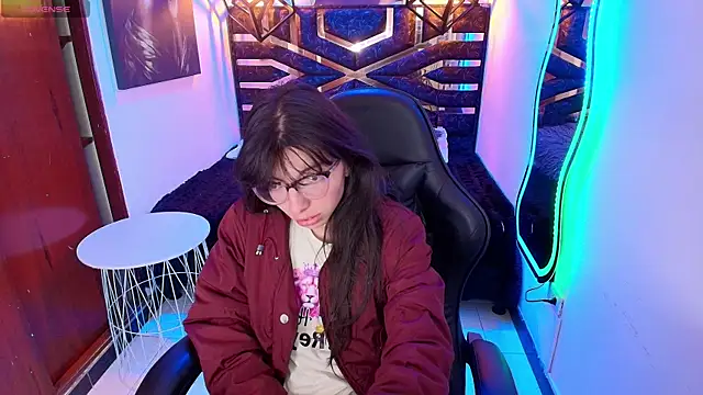 Snapshot of Allyshon_ chatting on June 24, 2026, 7:55 pm Allyshon online show from June 24, 2026, 7:55 pm