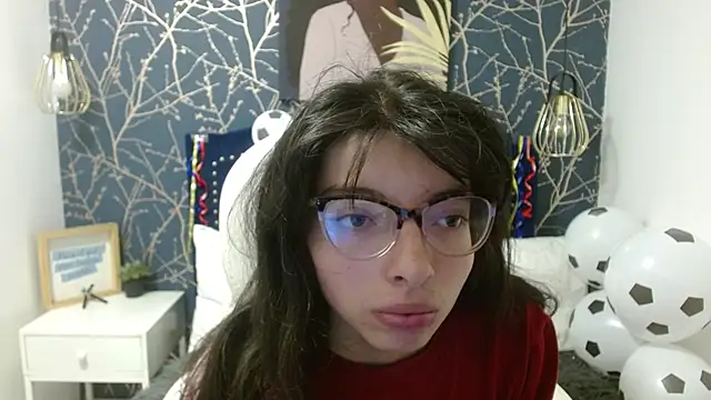Snapshot of Allyshon_ chatting on June 15, 2026, 7:35 pm Allyshon online show from June 15, 2026, 7:35 pm