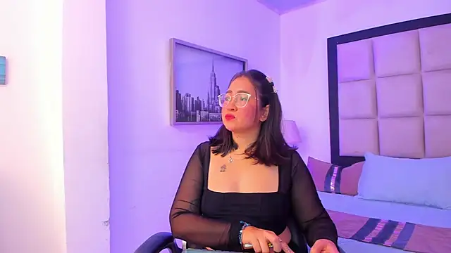 Snapshot of AlissBluumm chatting on July 1, 2026, 12:33 am AlissBluumm online show from July 1, 2026, 12:33 am