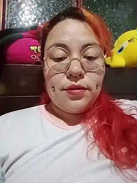 Snapshot of bruja_sscarlata chatting on June 15, 2026, 4:01 am bruja sscarlata online show from June 15, 2026, 4:01 am