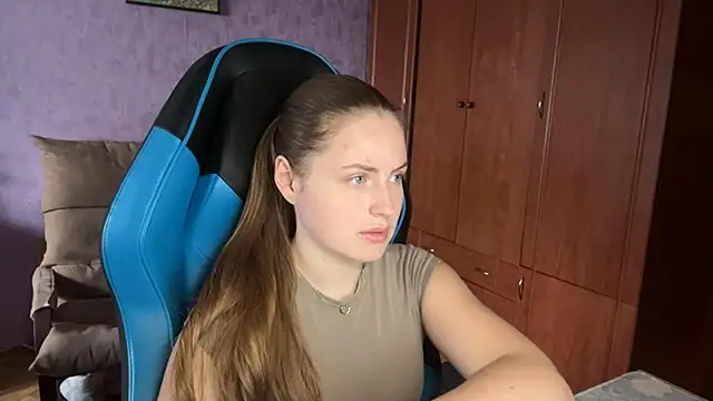 SilkSinner  online show from June 17, 2026, 12:26 pm