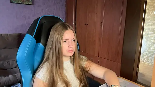 SilkSinner  online show from July 13, 2026, 9:30 am