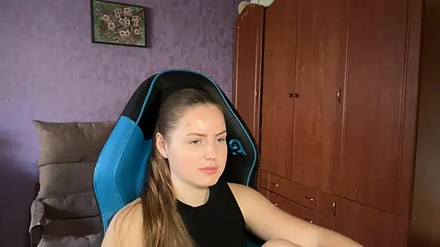 SilkSinner  online show from June 19, 2026, 9:26 am